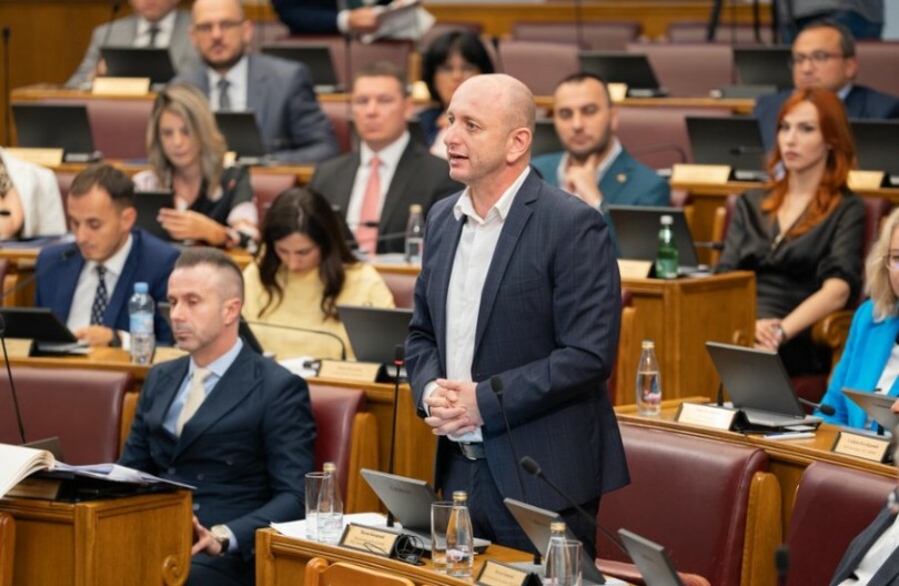 KNEŽEVIĆ Glasanje sudija Ustavnog suda 3:2 u korist Lazovića i Katnića objašnjava zašto je DPS otpočeo blokadu rada Skupštine