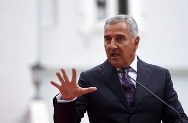 SVOJU KRIVICU NE VIDI Milo Đukanović zatražio odgovornost državnih institucija za zločin na Cetinju