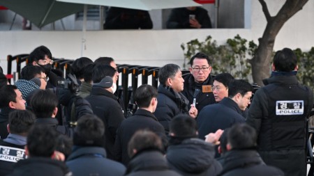 Obezbeđenje opozvanog predsjednika Južne Koreje spriječilo njegovo hapšenje