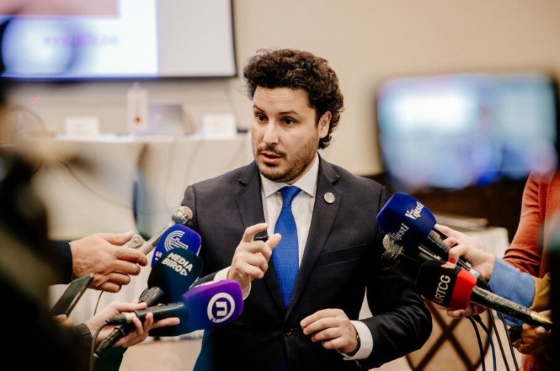 ABAZOVIĆ Spajićev ujak je ekspozitura Duška Golubovića, Šaranović da podnese ostavku