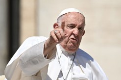 Franjo vatikanski kritikovao časne sestre zbog njihovih "kisjelih lica" i tračarenja