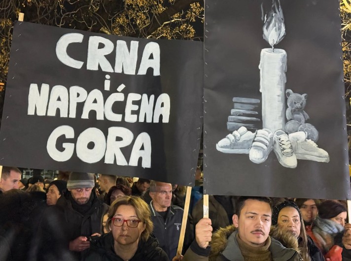 30 godina klicali “Milo kralju” a sada organizuju proteste i kliču "ubice, ubice"
