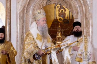JOANIKIJE Istovremeno se može biti Srbin i Crnogorac, može se istovremeno biti stric i ujak