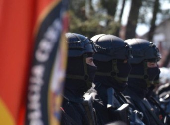 ČISTKA U CRNOGORSKOJ POLICIJI Suspendovao 19 policajaca, 44 nisu prošla bezbjednosne provjere, a na skeneru je još 38 službenika