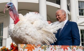 Bajdenu i ove godine donijeli ćurke na milovanje