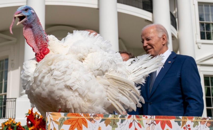 Bajdenu i ove godine donijeli ćurke na milovanje