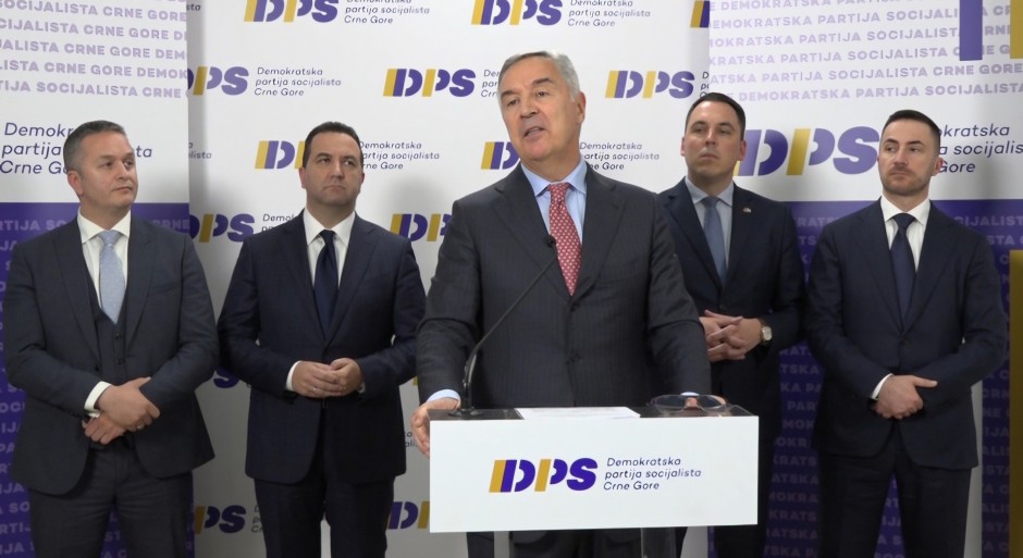 POKUŠAĆE DA GA SE OTARASE NA KONGRESU Mimoilaženja u DPS-u zbog djelovanja Mila Ðukanovića