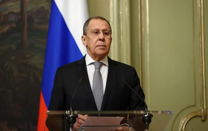 LAVROV SAD i EU zavrću ruke Srbiji tražeći od nje da izda Rusiju