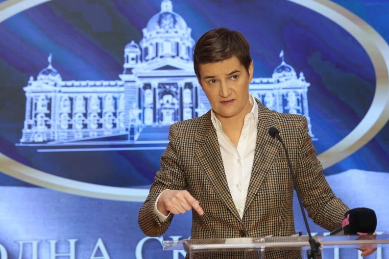 Ana Brnabić podosi 100 potpisa poslanika za održavanje savjetodavnog referenduma o povjerenju predsjedniku