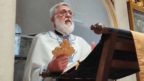 U ČIJE IME POPE I ZA ČIJI INTERES Sveštenik Radomir Nikčević izgarao za Veselina Veljovića i mafiju