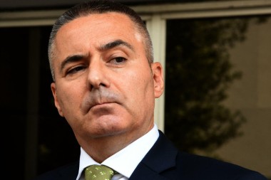 Sveštenik Nikčević tvrdi da od zauzetosti liječenjem nije imao kad da spašava Veselina Veljovića