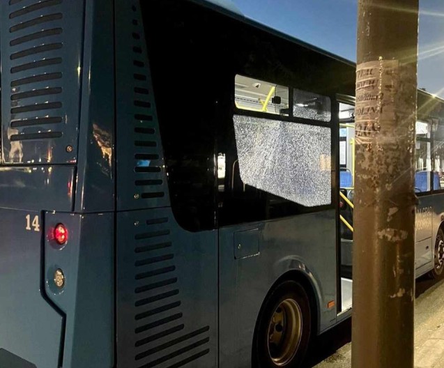 VANDALIZAM NA SVAKOM KORAKU Riješena dva od četiri kamenovanja gradskih autobusa u Podgorici