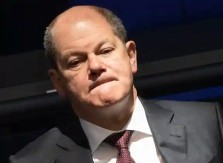 KANCELAR POBJESNIO Šolc tvrdi da je Mask ugrožava Evropu i njen razvoj