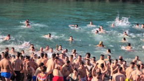 KAO I U SVIM OSTALIM SRPSKIM ZEMLJAMA Crna Gora je na Bogojavljenje plivala za Časni Krst (foto i video)