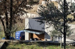 BABA KAO DA JE OD ROKFELERA Osamdeset-trogodišnja majka Petra Ivanovića je multimilionerka