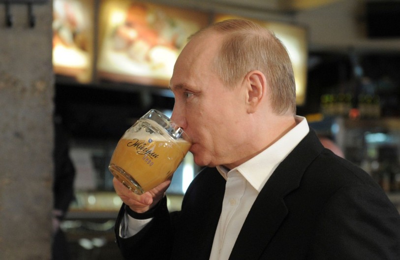 ŠMEKER Merkelova stavila Putina u memoare i zbog kašnjenja na Samit G8