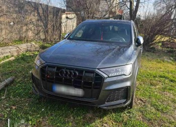 UKRADENA U INOSTRANSTVU Policija oduzela Audi Q7 u Zeti i Tojotu Rav 4 u Podgorici