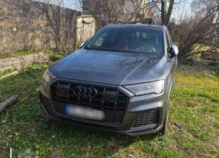 UKRADENA U INOSTRANSTVU Policija oduzela Audi Q7 u Zeti i Tojotu Rav 4 u Podgorici