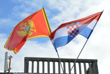 BROJNA OTVORENA PITANJA Počinju pregovori Crne Gore i Hrvatske i oko granice na Prevlaci