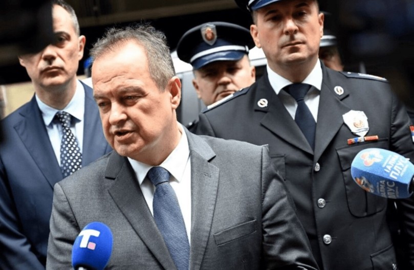 MINISTAR DAČIĆ Policija istražuje ko je namjerno oborio drvo na put kojim je prolazio premijer Srbije