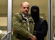 PRLJAVE ZNAČKE Ministar Šaranović suspendovao četiri policijska službenika