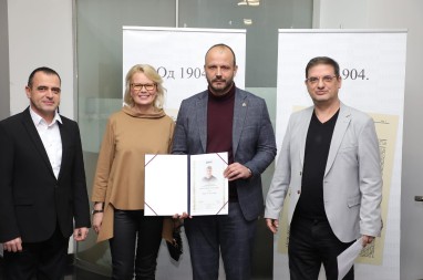 ZA IZUZETNE NOVINARSKE DOMETE Igoru Damjanoviću uručena nagrada „Miroslav Lazanski”