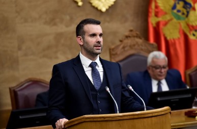 BLOKADERE NA NEZASLUŽENI ODMOR Milojko Spajić se konačno okuražio i pozvao poslanike da usvoje budžet