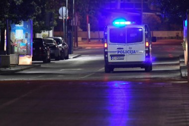 UZNEMIRUJUĆI SNIMAK Težak slučaj vršnjačkog nasilja u Podgorici (video)