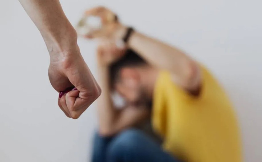 PRIJETILA I KLANJEM Podgoričanka hapšena nakon nasilja nad bivšim partnerom