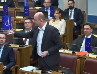 KNEŽEVIĆ ZAKLEO OPOZICIJU U ZASTAVU EU Come back u parlament gospodo
