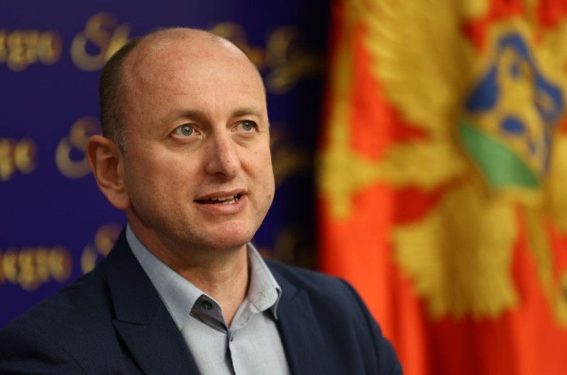 KNEŽEVIĆ EVROPARLAMENTARCU IZ HRVATSKE Nisi ti sokol nego fendak