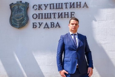 Odžić priprijetio da će odbornike u Budvi isključivati sa sjednica lokalnog parlamenta