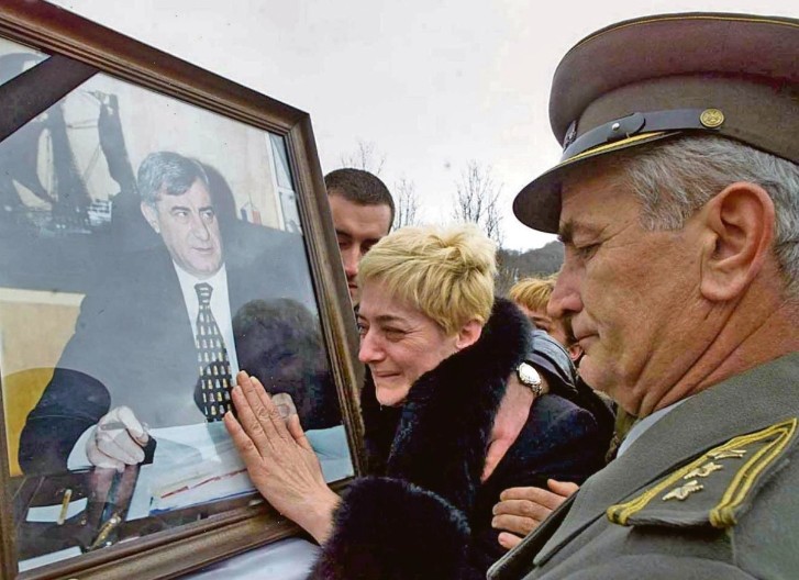 NE ZNAMO KO SU POČINIOCI I NALOGODAVCI Prošlo je 25 godina od atentata na Pavla Bulatovića