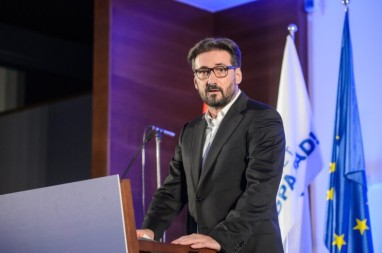 DRAGAŠ Kako je Đukanović „spržio“ 250.000 dok su minimalne zarade bile od 145 do 193 eura