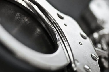 PODGORICA Imao seks na parkingu sa 40 godina mlađom djevojkom pa uhapšeni oboje