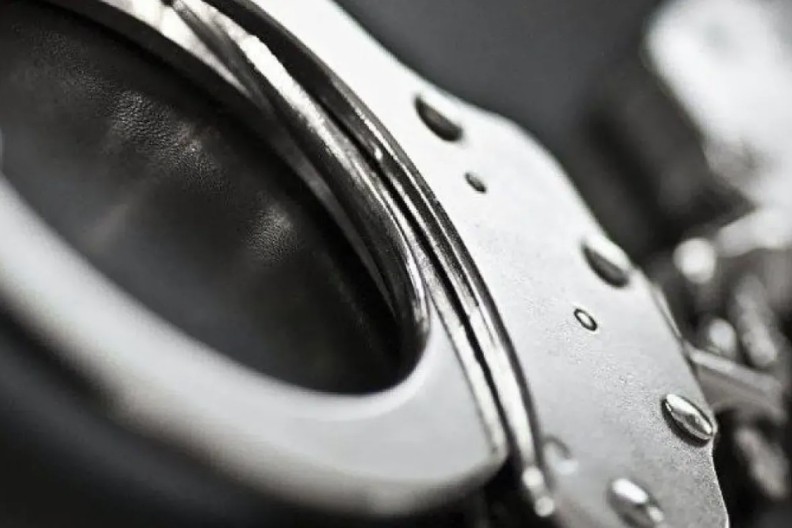 PODGORICA Imao seks na parkingu sa 40 godina mlađom djevojkom pa uhapšeni oboje