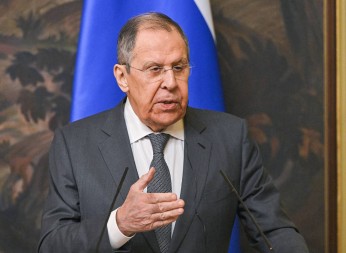 LAVROV Pojedini zapadni moćnici pokušavaju da sprovedu "obojenu revoluciju" u Srbiji