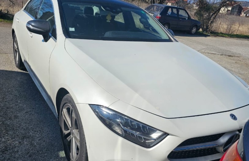 FALSIFIKOVANA DOKUMENTA Granična policija oduzela dva luksuzna automobila