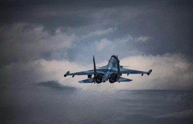 VKS BEZ GUBITAKA Ruski lovci imali raketnu bitku sa ukrajinskim F-16