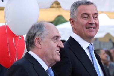 SVE JE ISTO SAMO MILA I ROĆENA NEMA Kadrovi DPS-a napreduju u diplomatiji