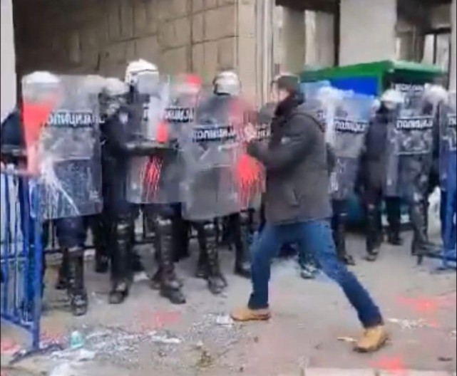 SVEZAN Brajan Brković uhapšen zbog napada na policiju u Novom Sadu