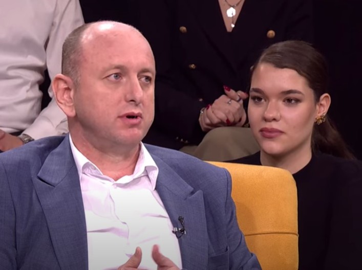 KNEŽEVIĆ Srbi u Crnoj Gori tek treba da izbore srpski jezik kao službeni i dvojno državljnstvo sa Srbijom