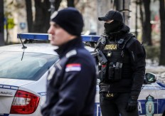 HAPŠENJA U SRBIJI Pripadnici UKP uhapsili četvoro fiktivnih poljoprivrednika, Vojna policija hapsi na VMA