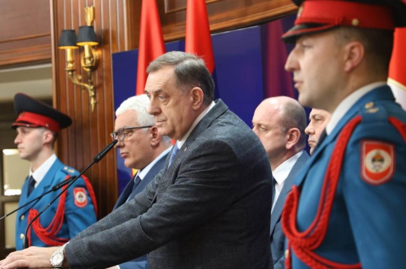 UZ TEBE SMO I UZ SRPSKU Mandić i Knežević prenijeli Dodiku poruku naroda Crne Gore