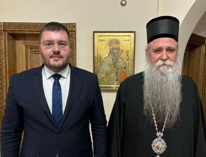 MOŽDA DVOJAC KOPRIVICA-JOANIKIJE PODRŽAVAJU 10 ODSTO SRPSKIH STUDENATA JER RUŠE VUČIĆA I PATRIJARHA