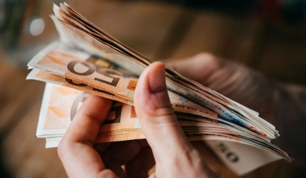 Crna Gora bi se mogla suočiti s problemima u servisiranju svojih dugova