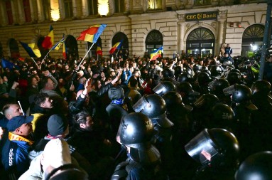 Protest u Bukureštu nakon odluke CIK-a da odbije kandidaturu Kalina Đorđeskua