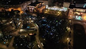 Studenti iz Pionirskog parka obasjali Srbiju (video)