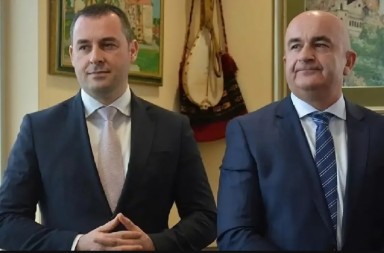 VAZDA POŠTENO SNP podržao Mandićevu inicijativu da srpski jezik bude službeni u CG