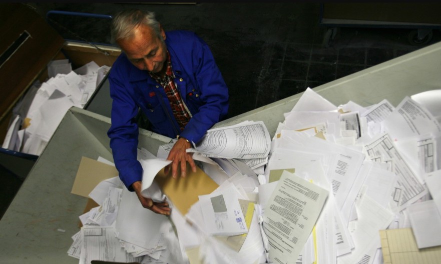 ZLOČINAČKO UNIŠTAVANJE DOKAZA Masovno uništavanje dokumenata USAID-a u bivšem sjedištu agencije